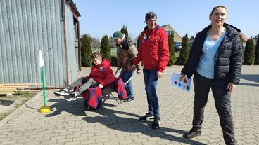 Akcję „Koła kręcą się w temacie ASD” zorganizowano w Gromadzicach